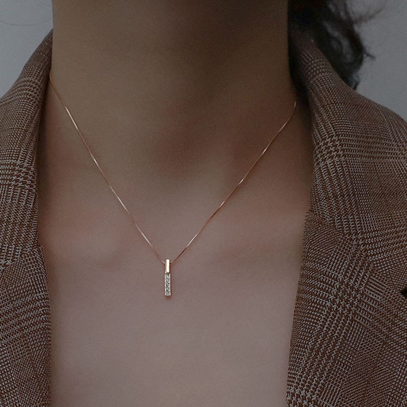 Trendy Silver Geometric Necklace: Simple Design, Shiny Cubic Zircon