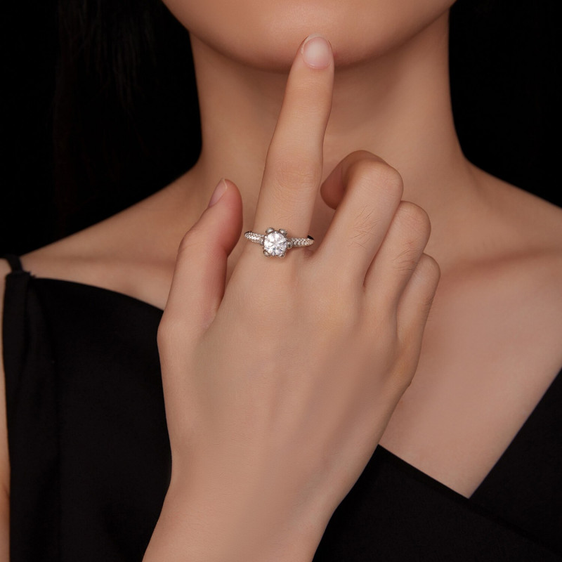 Luxury Moissanite Ring Circled Zircon Texture Finger Ring